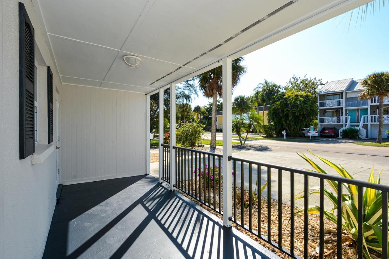 Canal 313 - Right In Siesta Key Village! Екстериор снимка