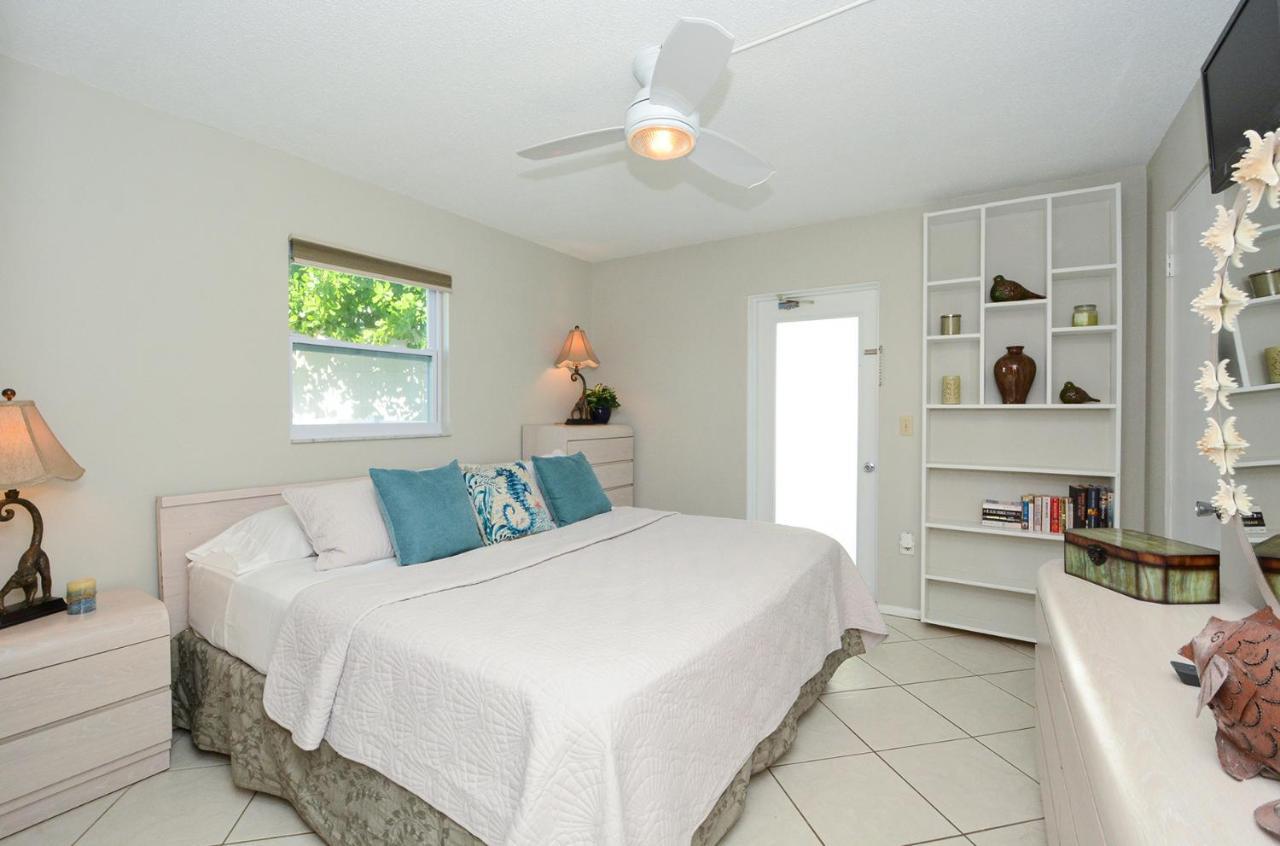 Canal 313 - Right In Siesta Key Village! Екстериор снимка